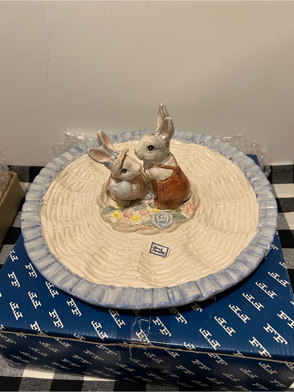 NWT FITZ & FLOYD BUNNY HOLLOW EGG PLATE.